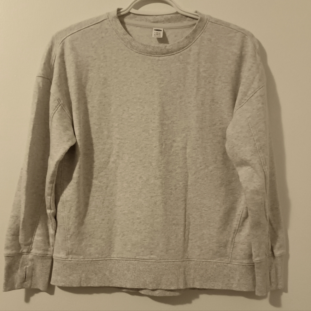 2 For 25$ Women's or Teenager Gray Old Navy Sweaters.